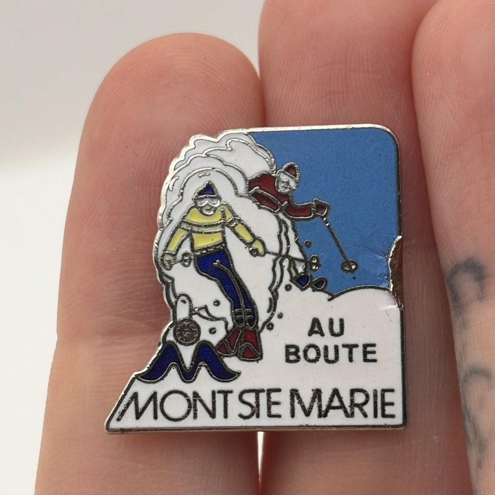 Au Bote Mont Ste Marie Snow Skiing Lapel Hat Pin